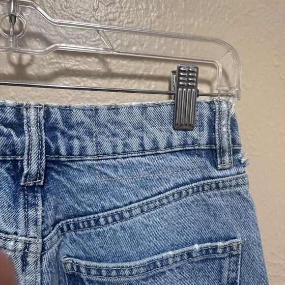 Zara sz 2 ripped Knee Jeans High Waist Distressed Denim Light Wash Casual Trendy - Picture 8 of 10